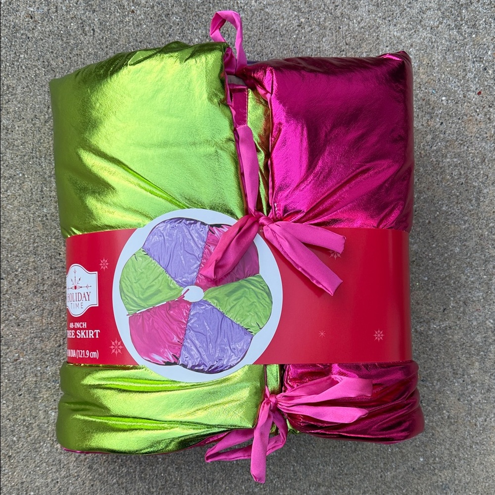 Vibrant Tree Skirt - 48 inch - NWT
